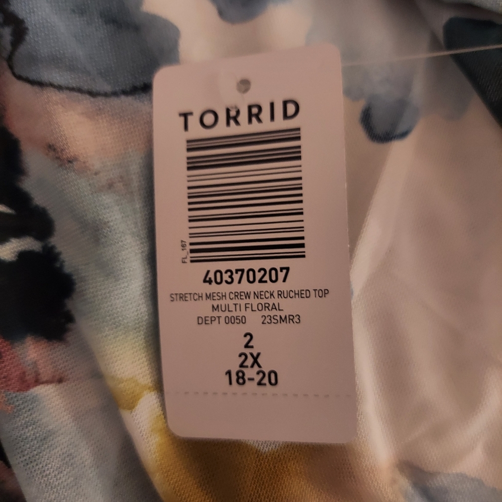 Torrid Stretch Mesh Crew Neck Ruched Top - Picture 8 of 11